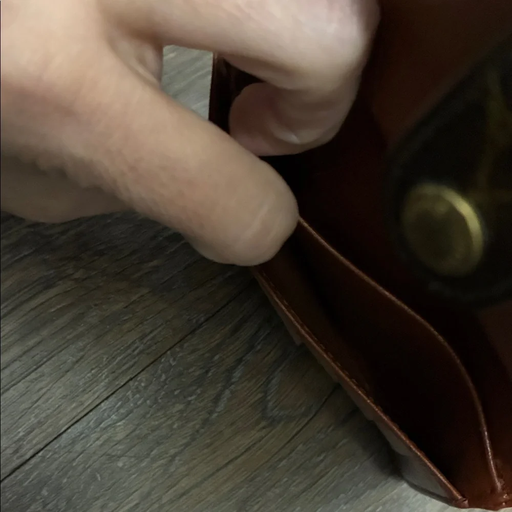 Louis Vuitton Gold and Brown Monogram Kiss lock COA included - Picture 10 of 12